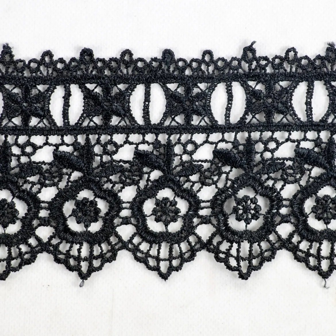 PIZZO MACRAME CON PASSANASTRO