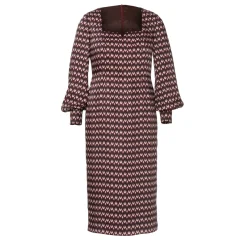 Vestito con scollo quadrato